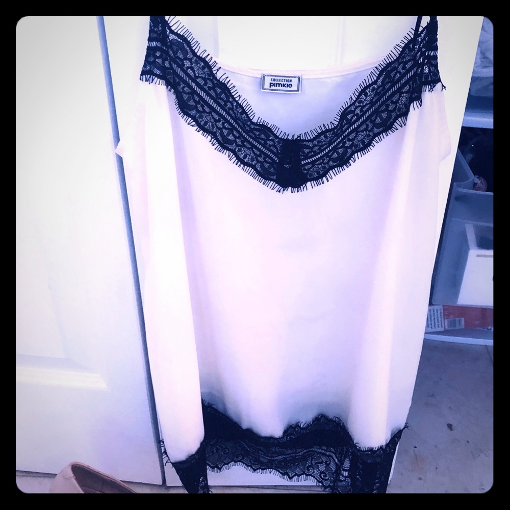 ❤️ 2 tops  Zara pinkie never worn like new 🖤